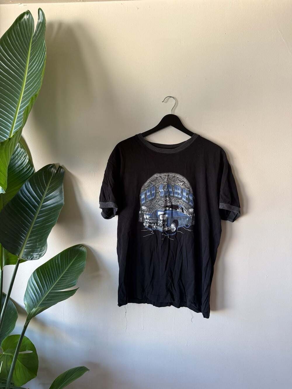 No Boundaries Vintage Tu Sabes Car Graphic Ringer T-Shirt Men's Medium